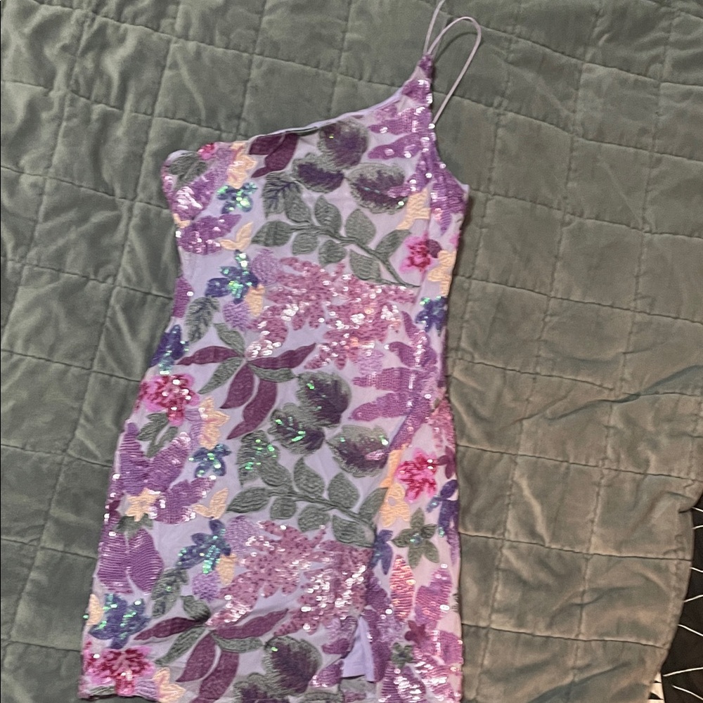 Elegant One-Shoulder Sequin Dress in Purple Floral